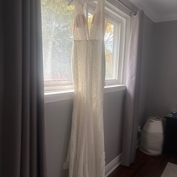Australian designer wedding dress - Picture 2 of 2